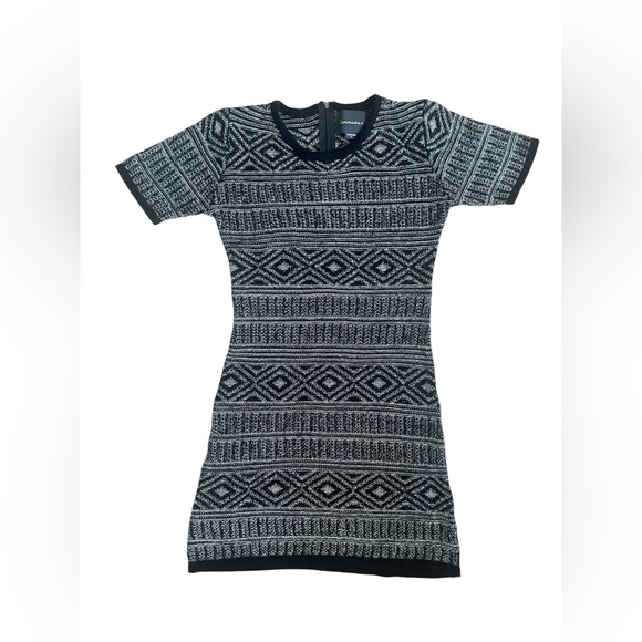 2/$18 ❤️ LOVE MARKS Geometric Patterned Black and White Sweater Dress Sz S - Picture 7 of 7